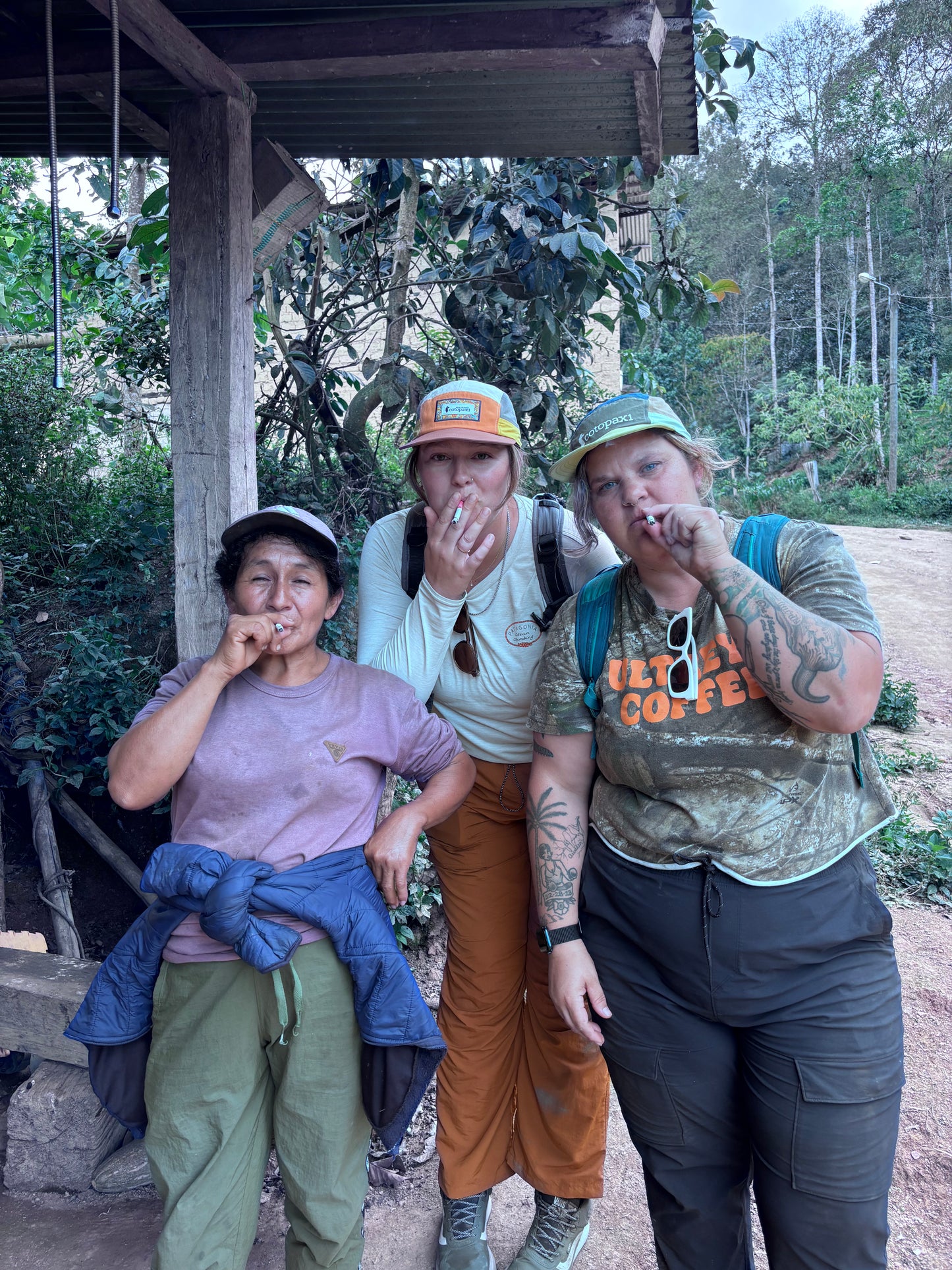 Peru El Osa "Party Chicas" San Ignacio